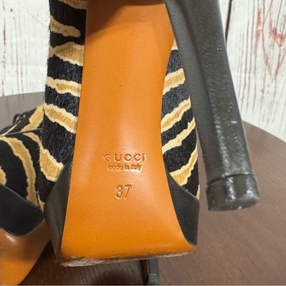 GUCCI Pony Hair Napa Leather Tiger Print Platform ankle booties Size 37 (7) EUC - Picture 13 of 17
